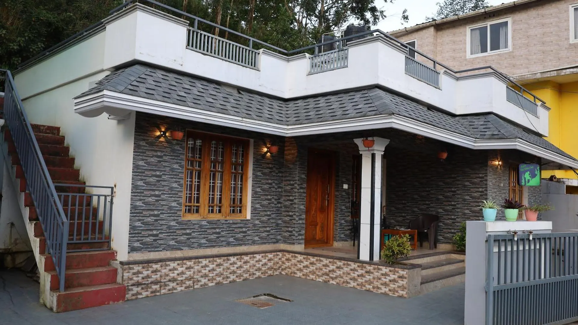 Rijo Villa ムンナル